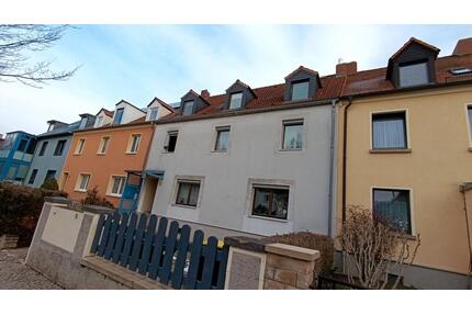 Kuschelige Dachgeschoßwohnung mit großem Gartenanteil - Naumburg (Saale)