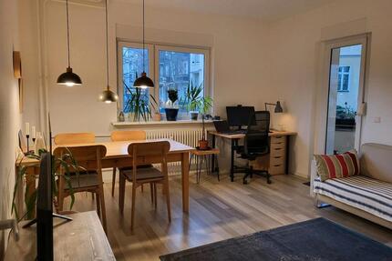 2-Room Flat on green Cosimaplatz in Friedenau — until end of July - Berlin Tempelhof-Schöneberg