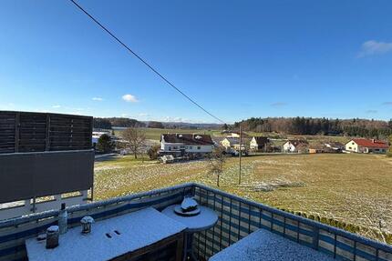 Helle 3-Zimmer DG Wohnung - 700,00&nbsp;EUR Kaltmiete, ca.&nbsp; 105,00&nbsp;m&sup2; in Trochtelfingen (PLZ: 72818)