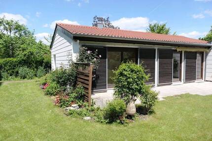 Geräumiger Bungalow (erweiterbar) auf parkähnlichem Grundstück - Ismaning