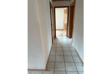 3-Zimmer-Wohnung mit Balkon und eigenem Keller - Scheuerfeld