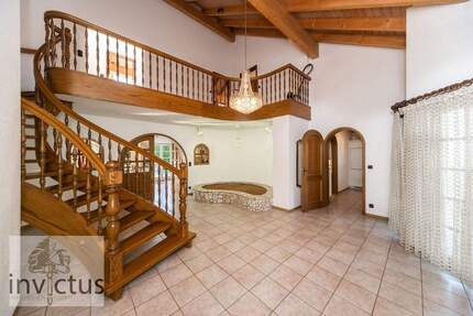 Zeitlose Eleganz trifft Natur, Platz und Erholung! Cooles EFH mit Einliegerwhg., Garten, Garage etc. - Wüstenrot / Neuhütten