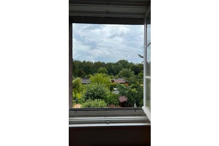 Zimmer in Berlin-Neukölln - 450,00&nbsp;EUR Kaltmiete, ca.&nbsp; 16,00&nbsp;m&sup2; in Berlin (PLZ: 12057) Neukölln