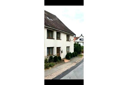 Wärmegedämmtes -Fachwerkhaus - 140.000,00&nbsp;EUR Kaufpreis, ca.&nbsp; 240,00&nbsp;m&sup2; in Einbeck (PLZ: 37574)