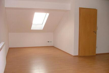 Sonniges Studentenappartment 42 qm, 450 € Warmmiete - Adlkofen