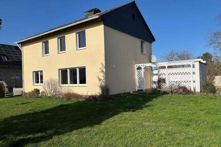Euskirchen-Elsig Freistehendes Einfamilienhaus mit viel Platz, Garten und Garage
