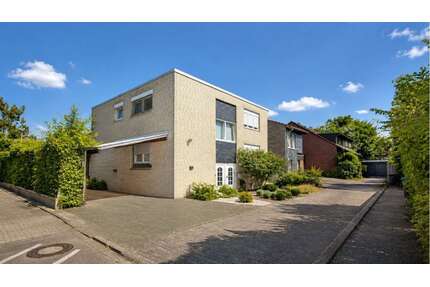 Haus zum Kaufen in Kaarst 699.000,00 € 382 m²