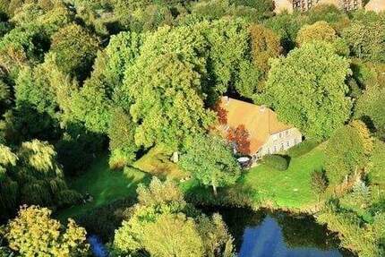 Exklusiv: Stattliches Herrenhaus (ca. 550 m²Bj. 19. Jh.) auf 29.876 m² Seengrundstück (Eigenland) - Ratzeburg