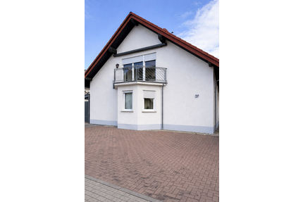Haus zum Kaufen in Flörsheim am Main 960.000,00 € 180 m²