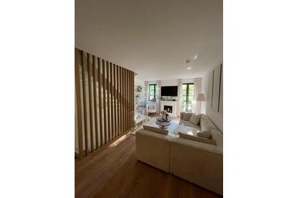 Neu sanierte Townhouse-Maisonette im historischen Haus Rath - Krefeld Hülser Berg