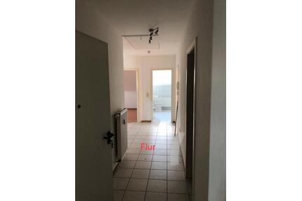 Schöne helle 4 ZiKB Dachgeschosswohnung mit 77 qm - Steinebach/Sieg