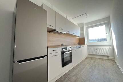 Neue Einbauküche zum Verlieben - frisch saniert, großer Sonnenbalkon - Chemnitz Kappel