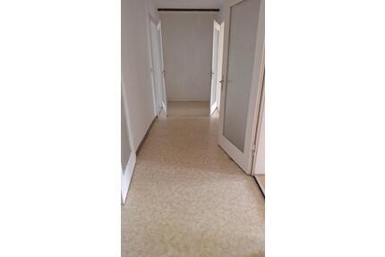 3 Raum Wohnung mit Balkon licht durchflutet - Halle (Saale) Damaschkestraße