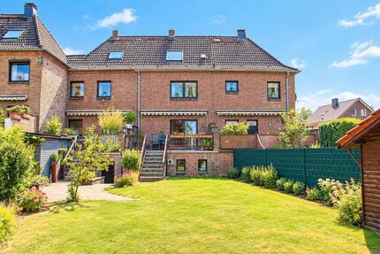 Charmantes Reihenfamilienhaus mit Terrasse, Garten & Souterrain - Kamp-Lintfort