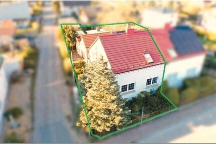Charmante Doppelhaushälfte + Grundstück und Einliegerwohnung - Brandenburg an der Havel