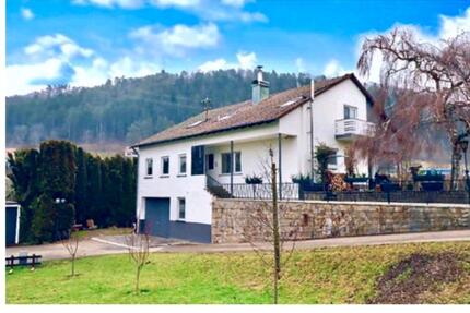 schönes Haus mit großem Grundstück und Wellnessoase - Burladingen