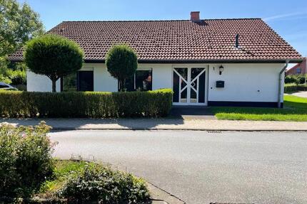 Freistehendes Eckfamilienhaus mit viel Platz in Steinhausen Büren