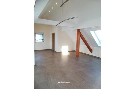 Moderne, gehobene, helle 5-Zimmer-Wohnung mit Einbauküche, 1.OG - Obertrubach