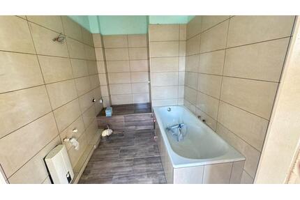 5 Zimmer Wohnung 1.+2.OG Renoviert - Jobcenter Willkommen - Helmstedt