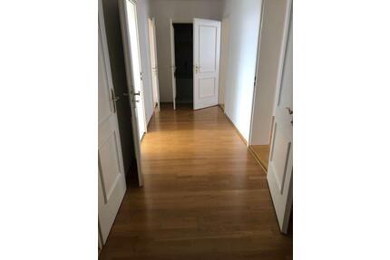 Schöne 2 Zimmerwohnung mit Parkett, Balkon , Wanne und Dusche in beliebter Lage! - Chemnitz Kapellenberg