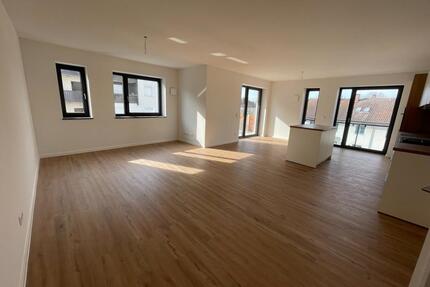 Großzügige 3-Zimmer-Wohnung mit ca. 102 m² Wohnfläche – Aufzug & Tiefgarage - Pocking