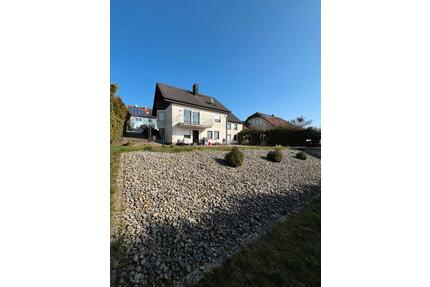 Charmantes Einfamilienhaus mit großem Garten in Wayersfeld - Karsbach