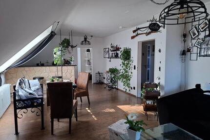 Stilvolle Wohnung in Peine, DG, 3 Zi., Balkon, Garage, von privat