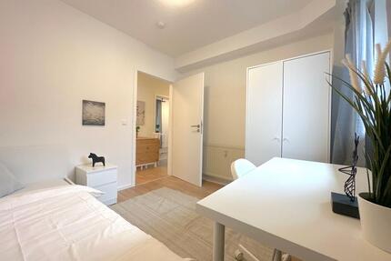Helles Zimmer frei in unserer 4er WG in Frankfurt am Main