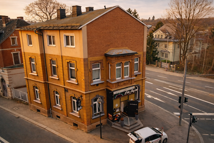 Haus zum Kaufen in Hof 239.000,00 € 257 m²