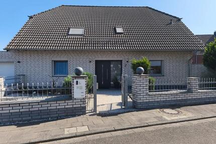 Provisionsfrei! Einfamilienhaus in Elsdorf Tollhausen