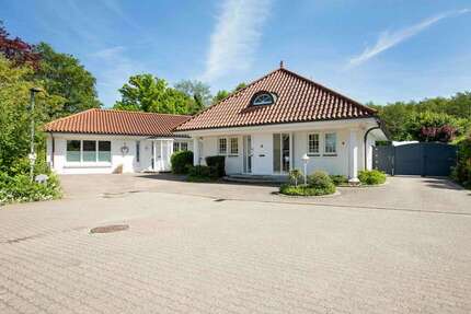 Haus zum Kaufen in Harrislee 1.300.000,00 € 367 m²