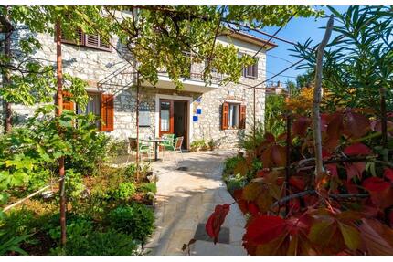 Ferienwohnung im EG mit Terasse für 4 Pers. in Umag - Erlangen Bruck