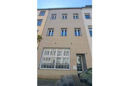 Komplett leerstehendes Mehrfamilienhaus in Innenstadtlage mit 288m² Wohnfläche - Krefeld Cracau