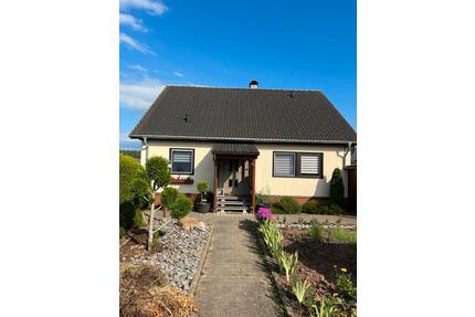 Gepflegtes Einfamilienhaus mit großem Garten & Garage in VS. - Villingen-Schwenningen