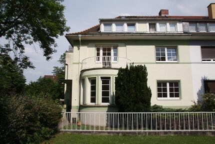 Schöne 2,5-Zimmer-DG-Wohnung mit Dachterrasse & Garage - Naumburg (Saale)