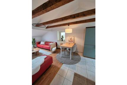 Möblierte 2-Zimmer-Dachgeschosswohnung in der Augsburger Altstadt