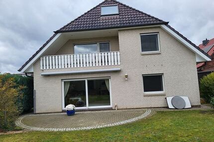 Junges Zweifamilienhaus mit Doppelgarage und separater großer Bürofläche - Preis auf Nachfrage. - Asendorf b Bruchhausen-Vilsen