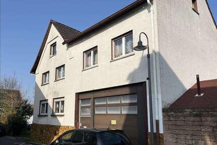 Haus zum Kaufen in Schöneck 450.000,00 € 287.73 m²