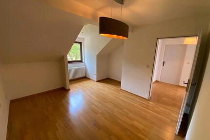 Helle 2,5 Zimmer- DG Wohnung in Lichtenrade mit Gartennutzung - Berlin Tempelhof-Schöneberg