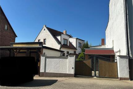 Ein-Zweifamilienhaus mit gewerblicher Nutzungsmöglichkeit - Teuchern