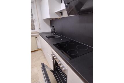 Renovierteteilsanierte 2ZW zu vermieten: - Schweinfurt Haardt