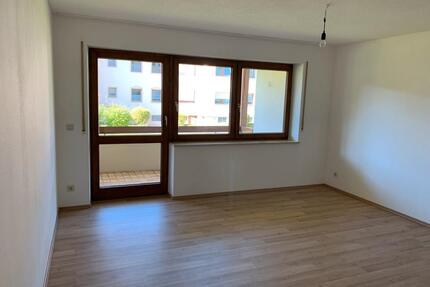 2,5-Zimmer-Wohnung mit Balkon, Einbauküche und TG in Schongau