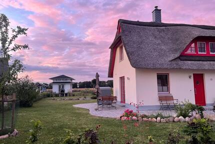 Ferienhaus unter Reet Ostsee Nähe Strand mit Strandkorb Sauna - Gägelow