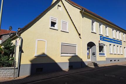 Großes Mehrfamilienhaus - 380.000,00&nbsp;EUR Kaufpreis, ca.&nbsp; 680,00&nbsp;m&sup2; in Mehlingen (PLZ: 67678)