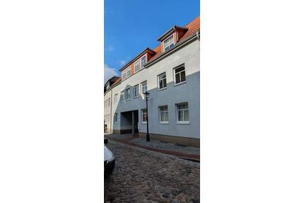 helle 2-Zimmer-Etagen-Wohnung im Stadtkern von Waren (Müritz)
