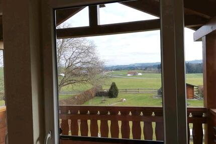 Helle 2,5 Zimmer Dachgeschoss Wohnung - Hergatz