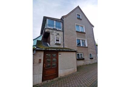 Einfamilienhaus mit Potenzial - 65.000,00&nbsp;EUR Kaufpreis, ca.&nbsp; 100,00&nbsp;m&sup2; in Kyffhäuserland (PLZ: 99707)