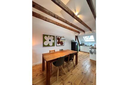 kernsanierte Dachgeschosswohnung in Duisburg-Ruhrort