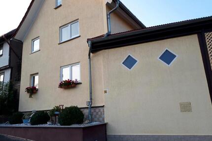 Haus in Haina zu verkaufen - 200.000,00&nbsp;EUR Kaufpreis, ca.&nbsp; 184,00&nbsp;m&sup2; in Drei Gleichen (PLZ: 99869)