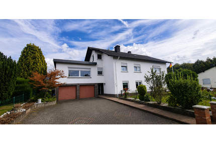 Haus zum Kaufen in Weilburg 449.000,00 € 305 m²